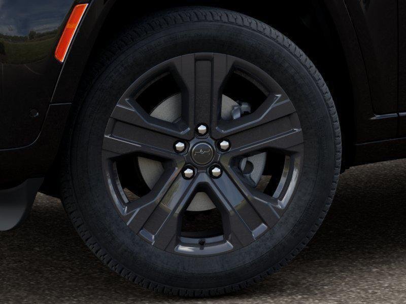 New 2027 High-Gloss Black Paint Jeep Limited Reserve image 8