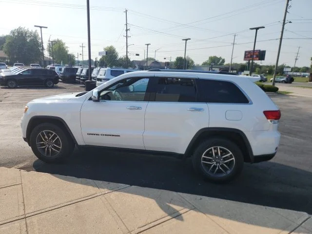Used 2019 Bright White Clearcoat Jeep Limited image 7
