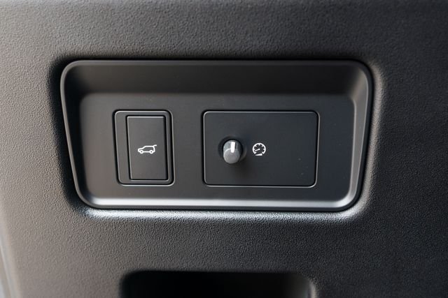 Used 2025 Gray Land Rover S image 25