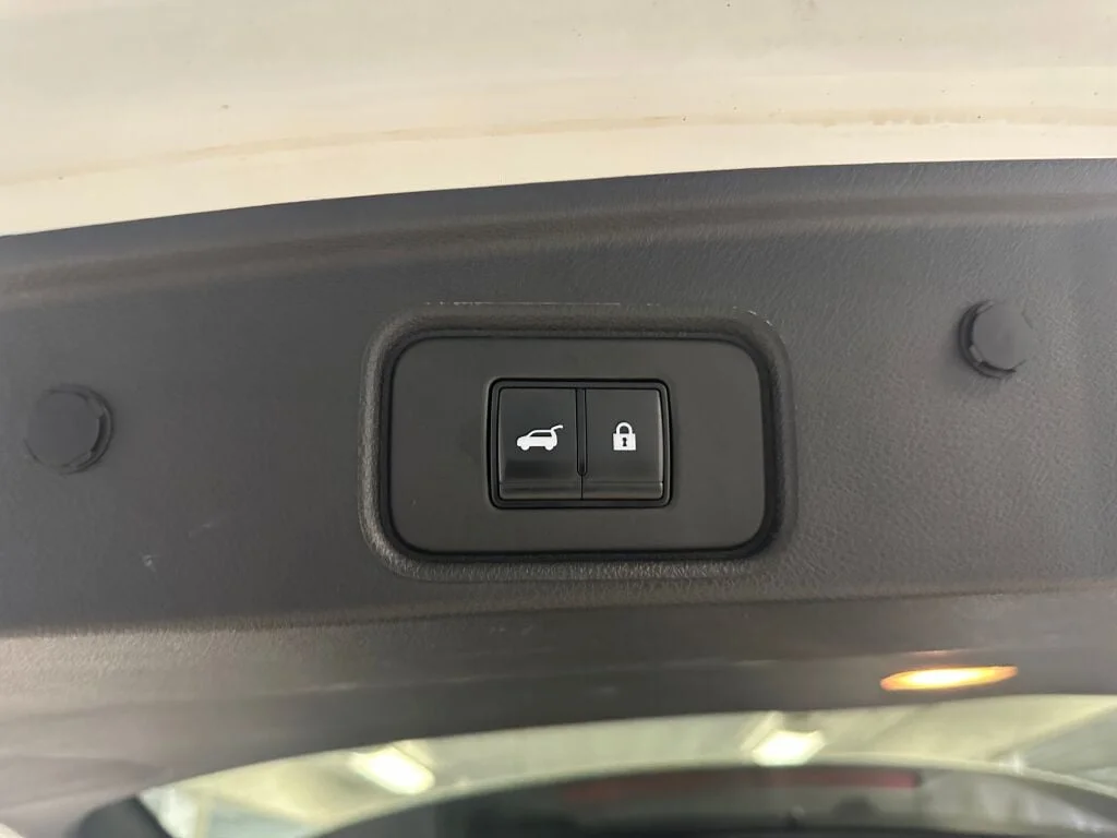 2023 Nissan Pathfinder SV - Photo 25