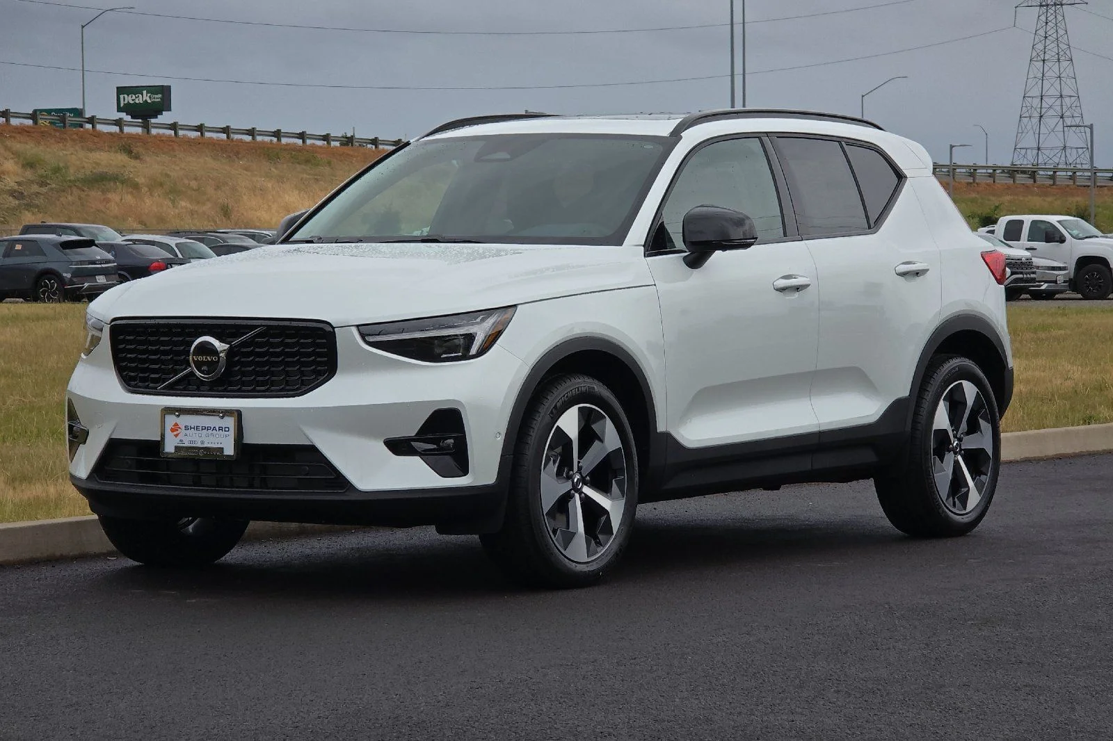 New 2026 Crystal White Volvo Plus image 7