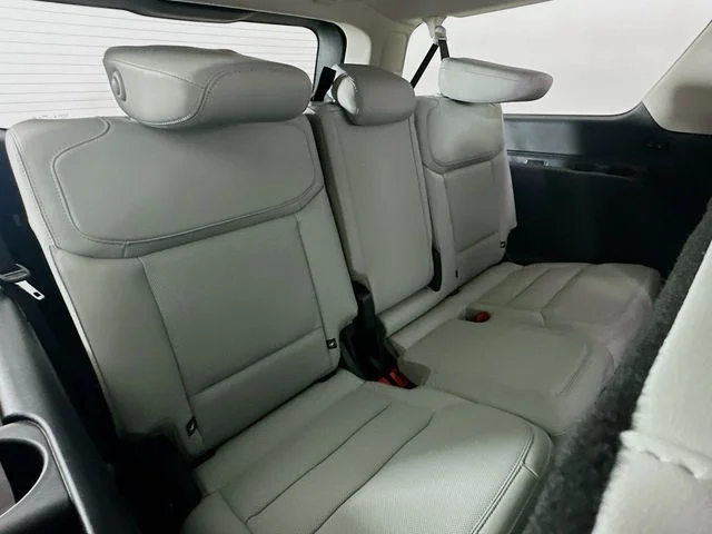 New 2027 Star White Metallic Tri-Coat Ford Platinum image 26
