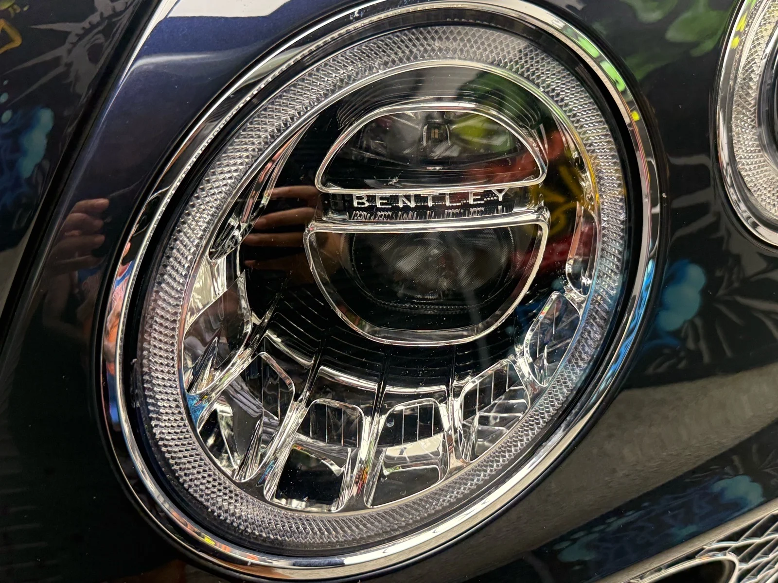 Used 2019 Dk. Blue Bentley V8 image 36