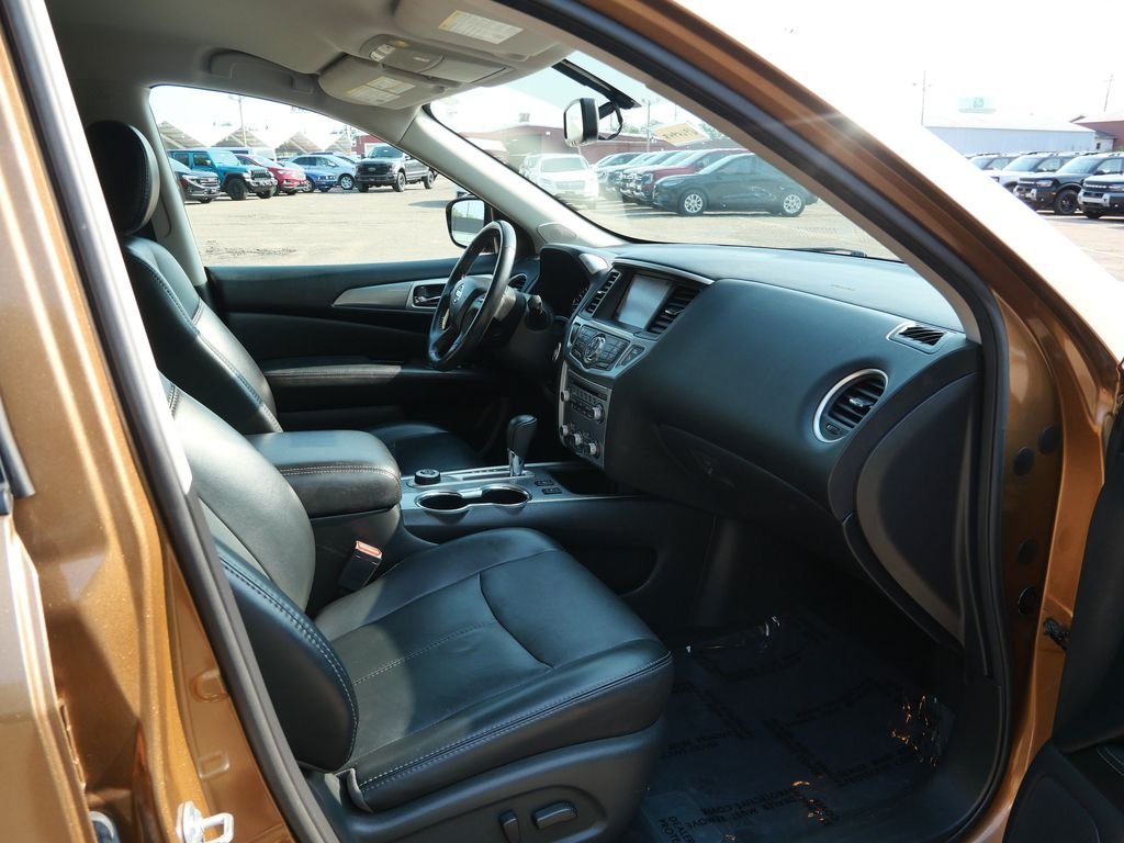 Used 2017 Beige Nissan SL image 11
