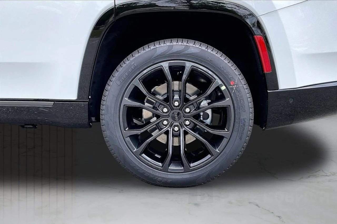 New 2026 Bright White Clear-Coat Exterior Paint Jeep Summit Obsidian image 38