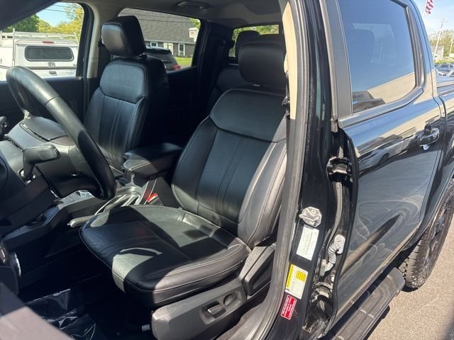 Used 2019 Black Ford Lariat image 10