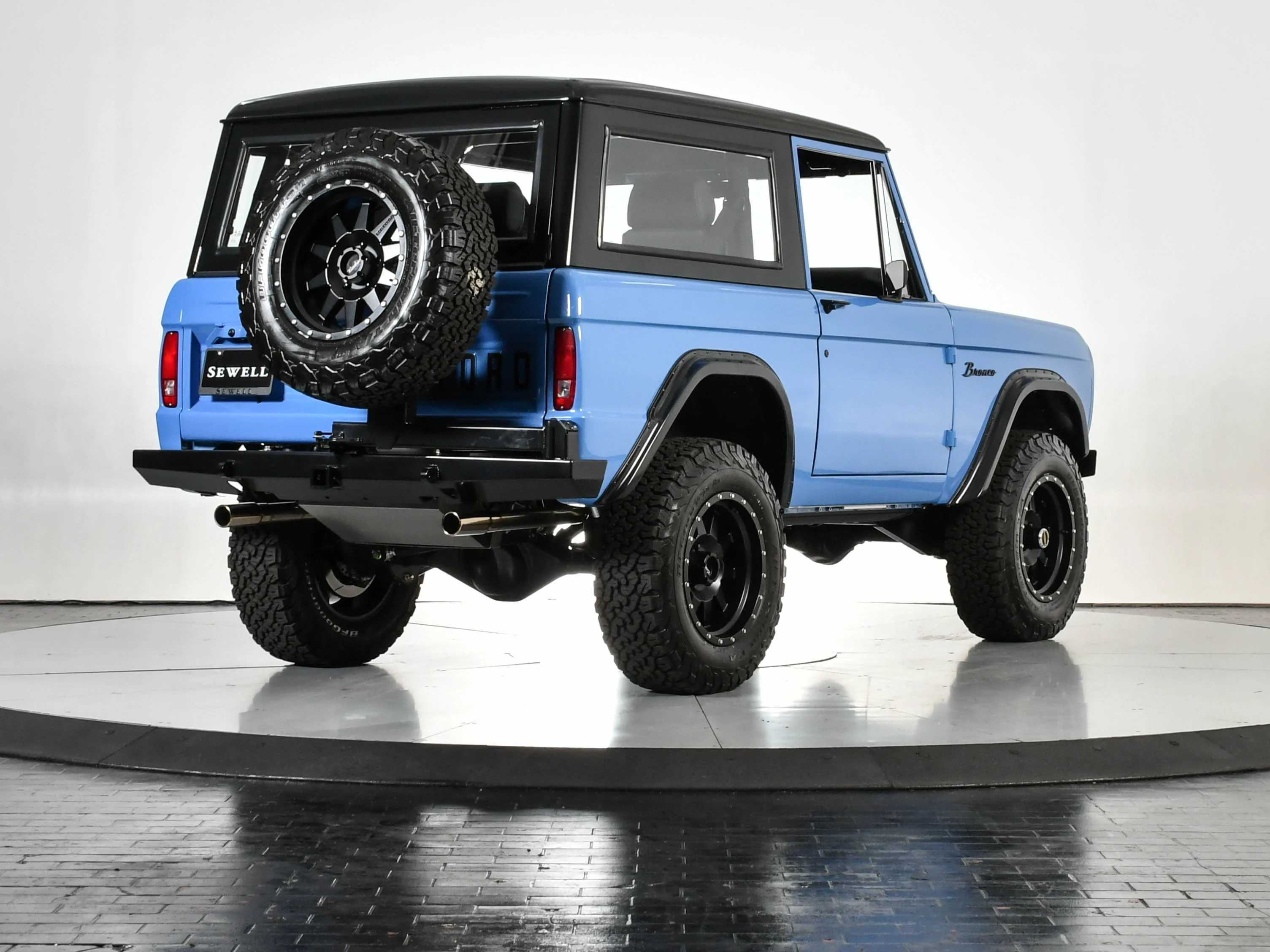 Used 1971 Lake Blue Ford Kindred Trail Edition image 5