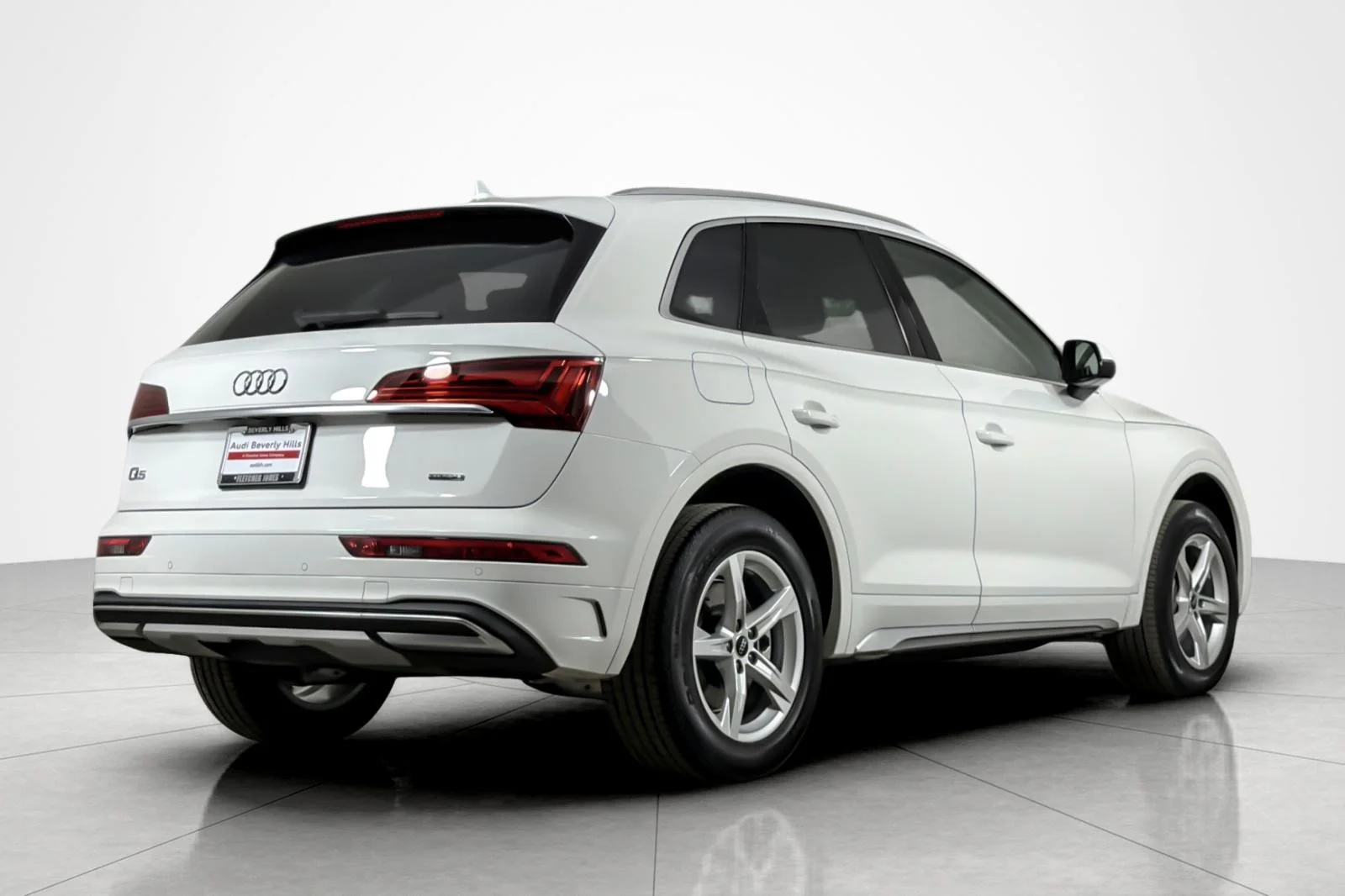 Used 2023 Ibis White Audi Premium 40 TFSI quattro image 5