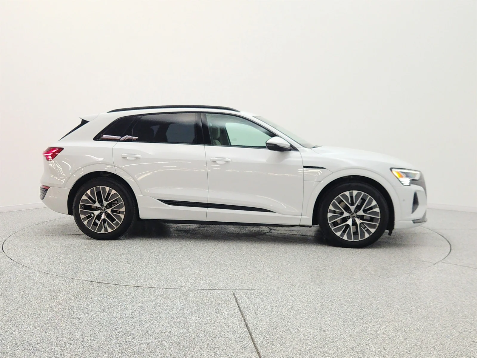 Used 2024 Glacier White Metallic Audi Premium Plus quattro image 4