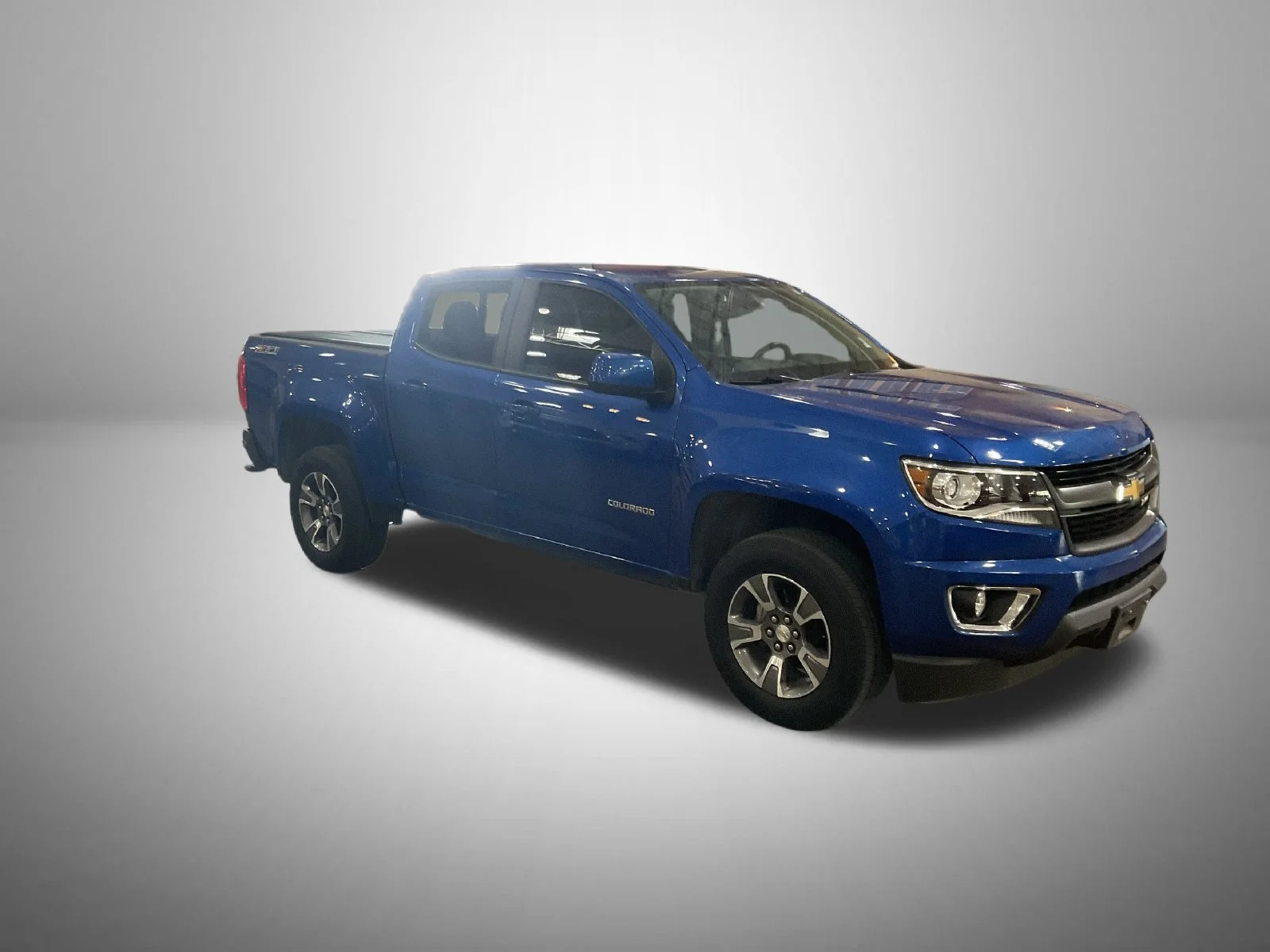 Certified Used 2019 Blue Chevrolet Z71 image 4