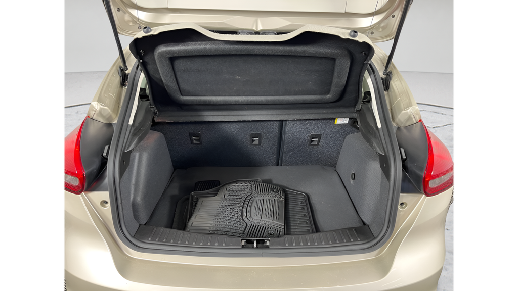 2018 Ford Focus SE - Photo 21