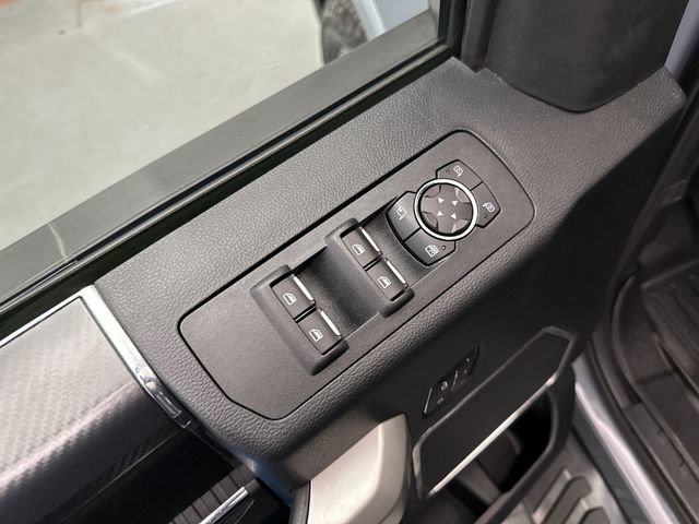 Used 2019  Ford XL image 17