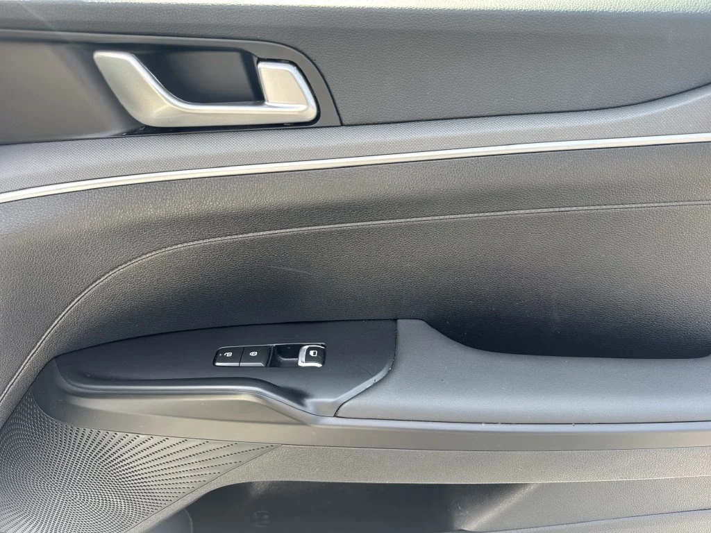 Used 2026 White Kia LXS image 14