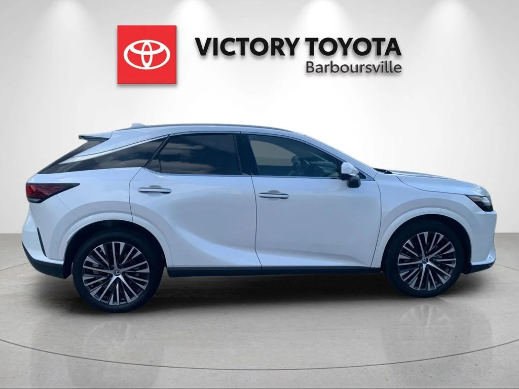Used 2024 White Lexus 350 Premium Plus image 6