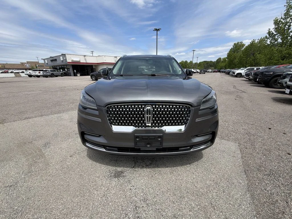 Used 2023 Gray Lincoln Standard image 28