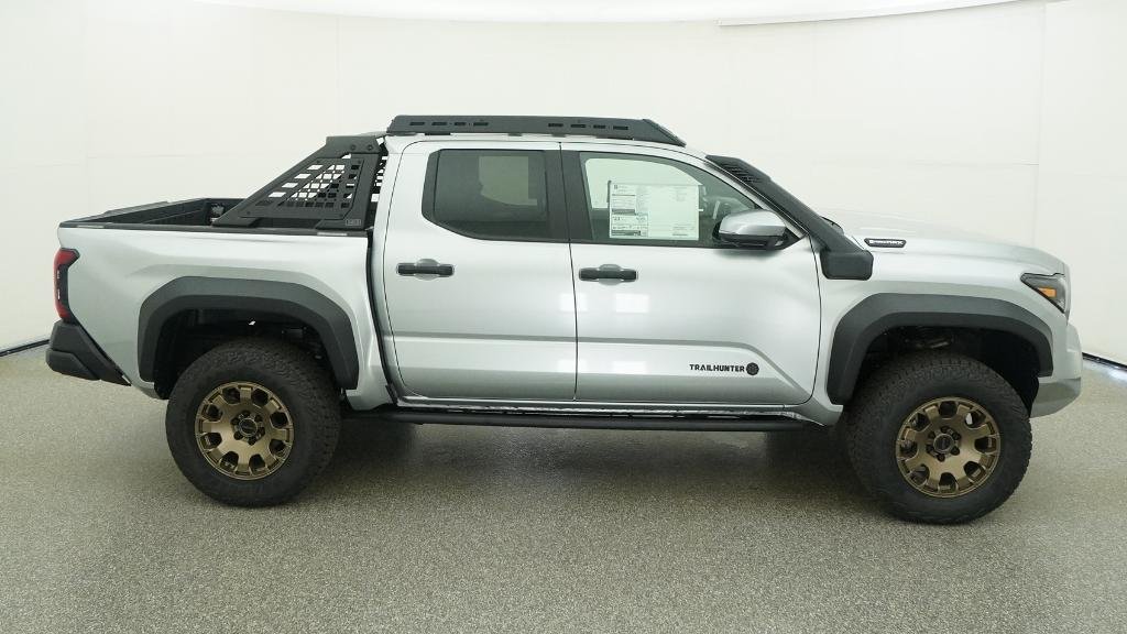 New 2026 Celestial Silver Metallic Toyota Trailhunter image 34