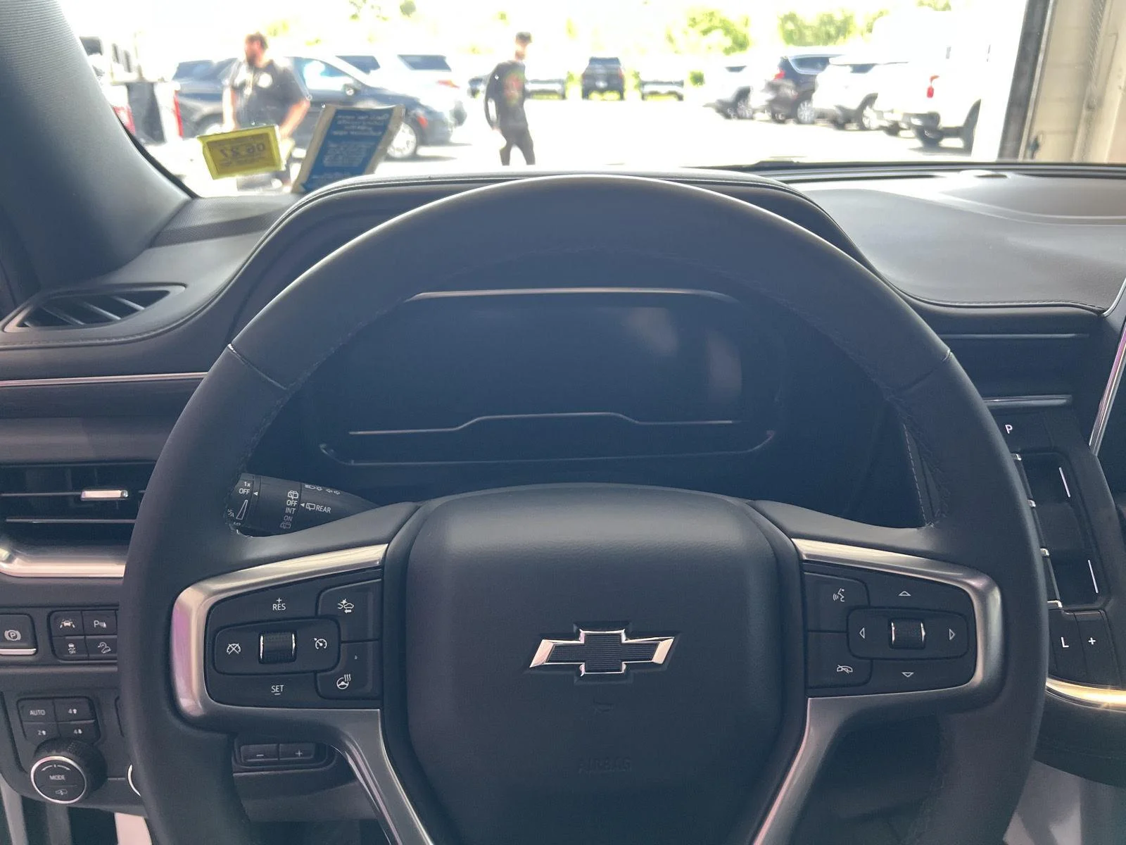 Used 2024 Summit White Chevrolet Z71 image 21