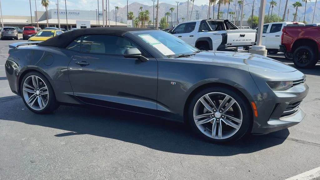 Used 2018 Gray Chevrolet 2LT image 3