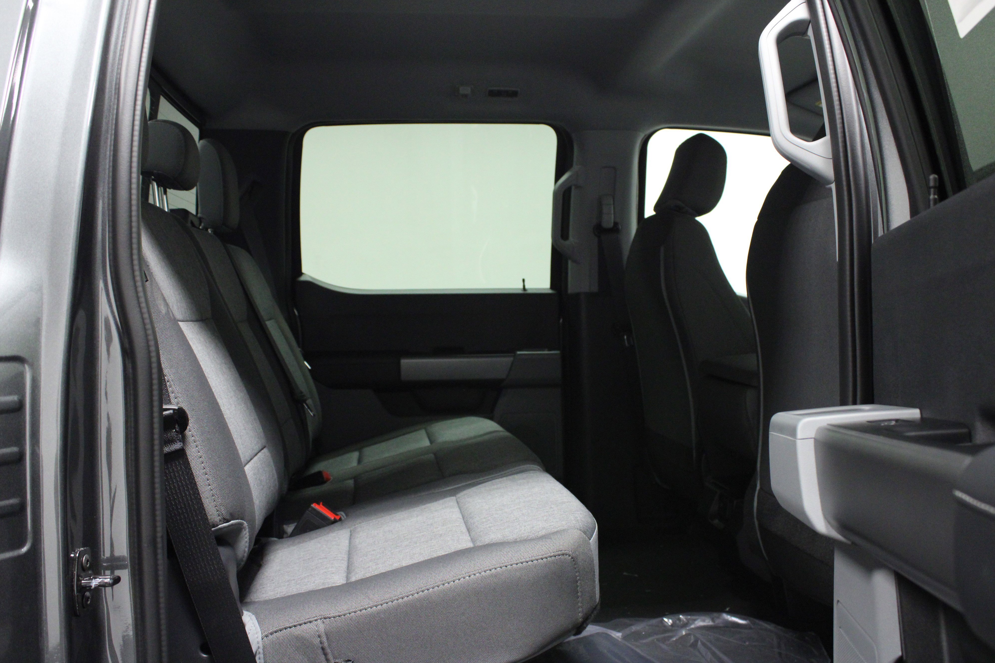 New 2026 Carbonized Gray Metallic Ford XL image 15