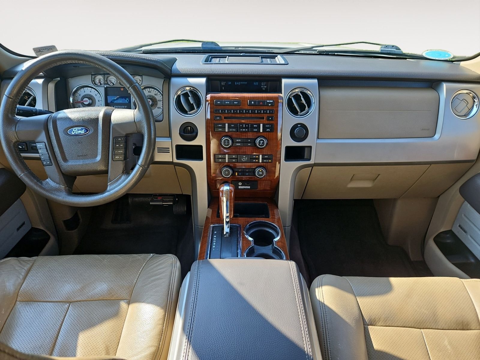 Used 2010  Ford Lariat image 10