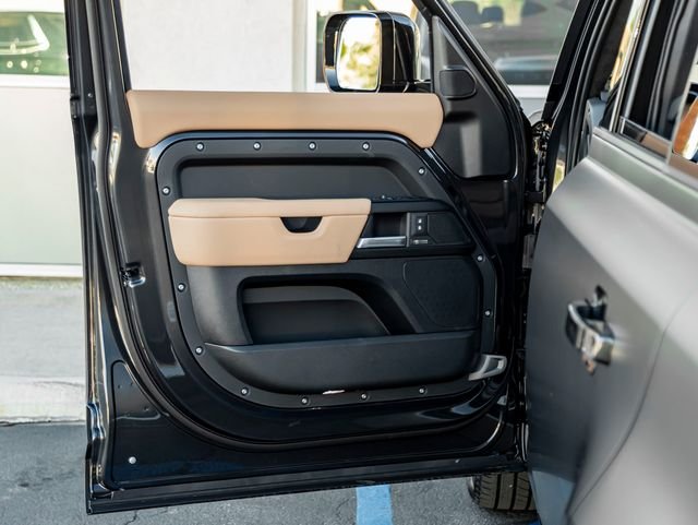 New 2026 Carpathian Grey Land Rover V8 image 12