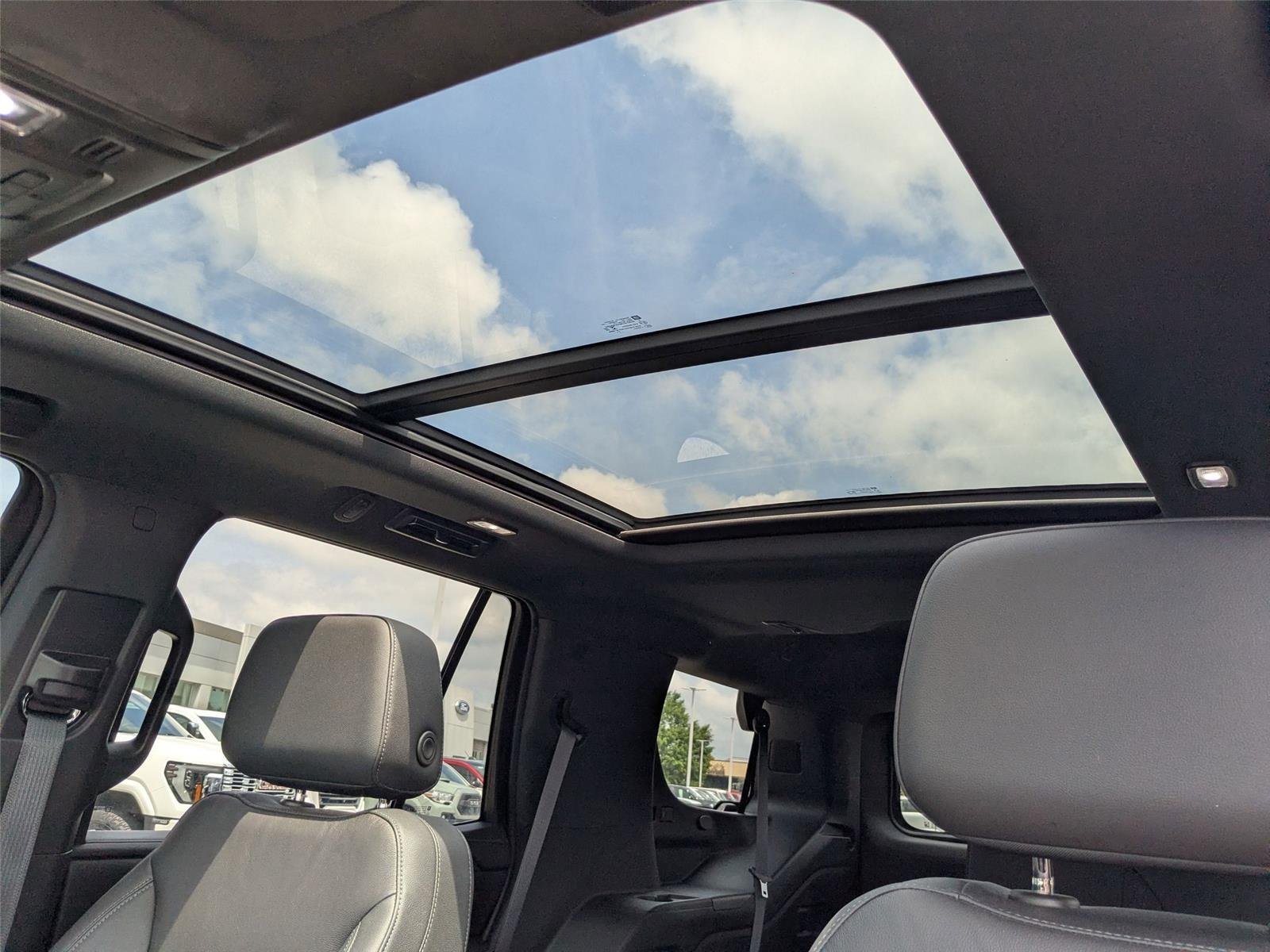 Used 2022 Black Chevrolet Z71 image 22