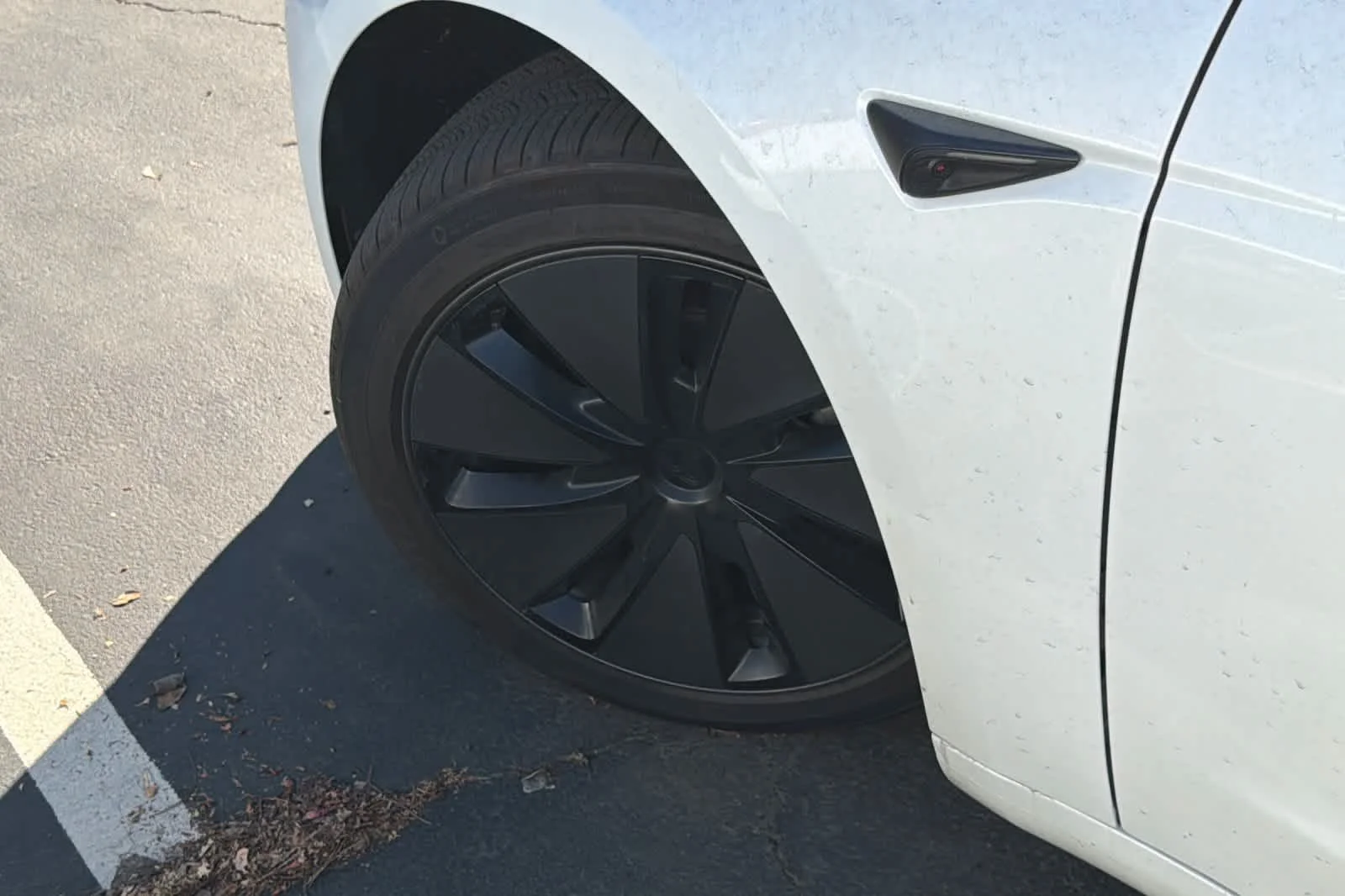 Used 2025  Tesla Long Range image 21