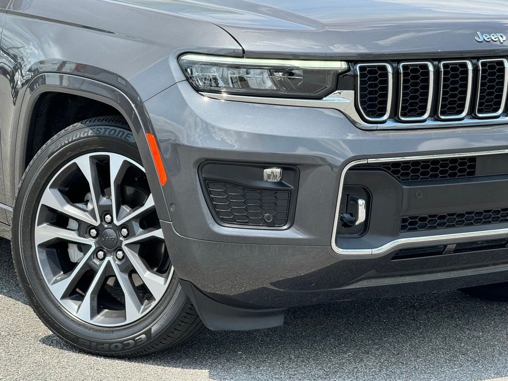 Used 2022 Gray Jeep Overland image 13
