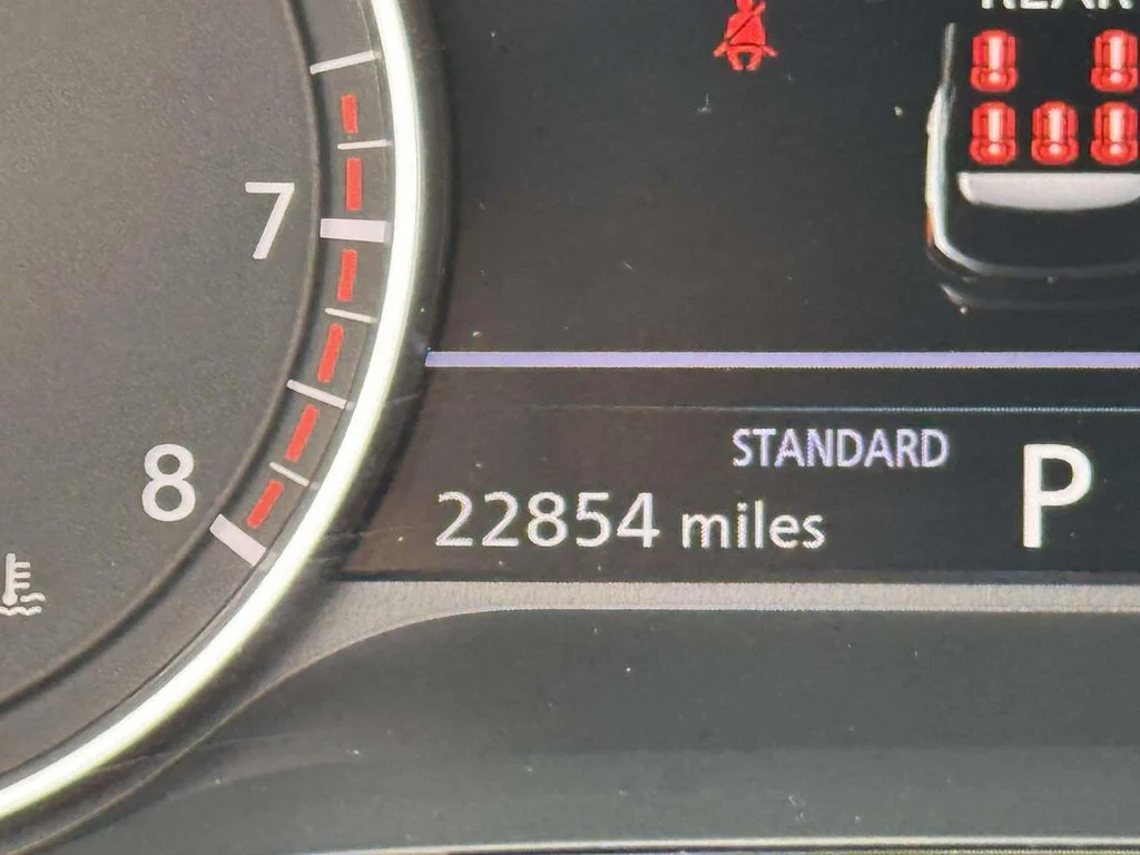 Used 2025 Silver Nissan SL image 26