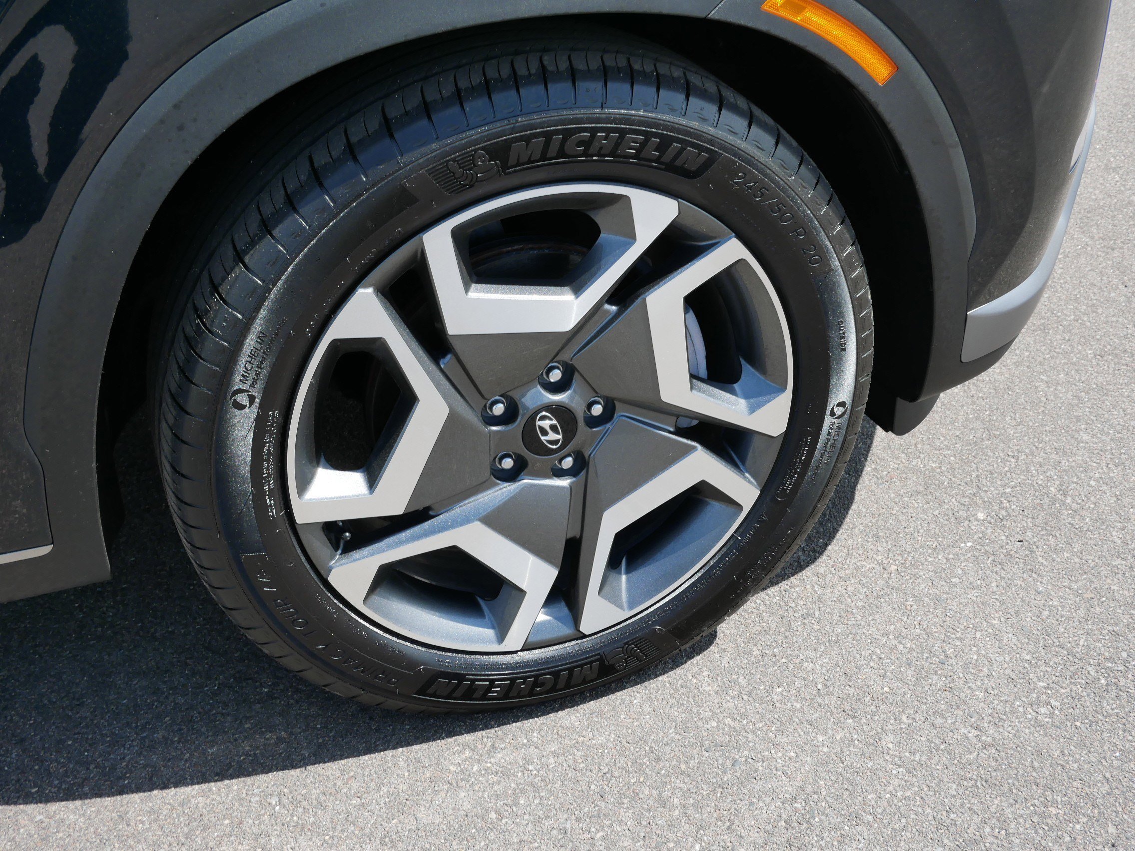 Certified Used 2023 Moonlight Cloud Hyundai Limited image 15