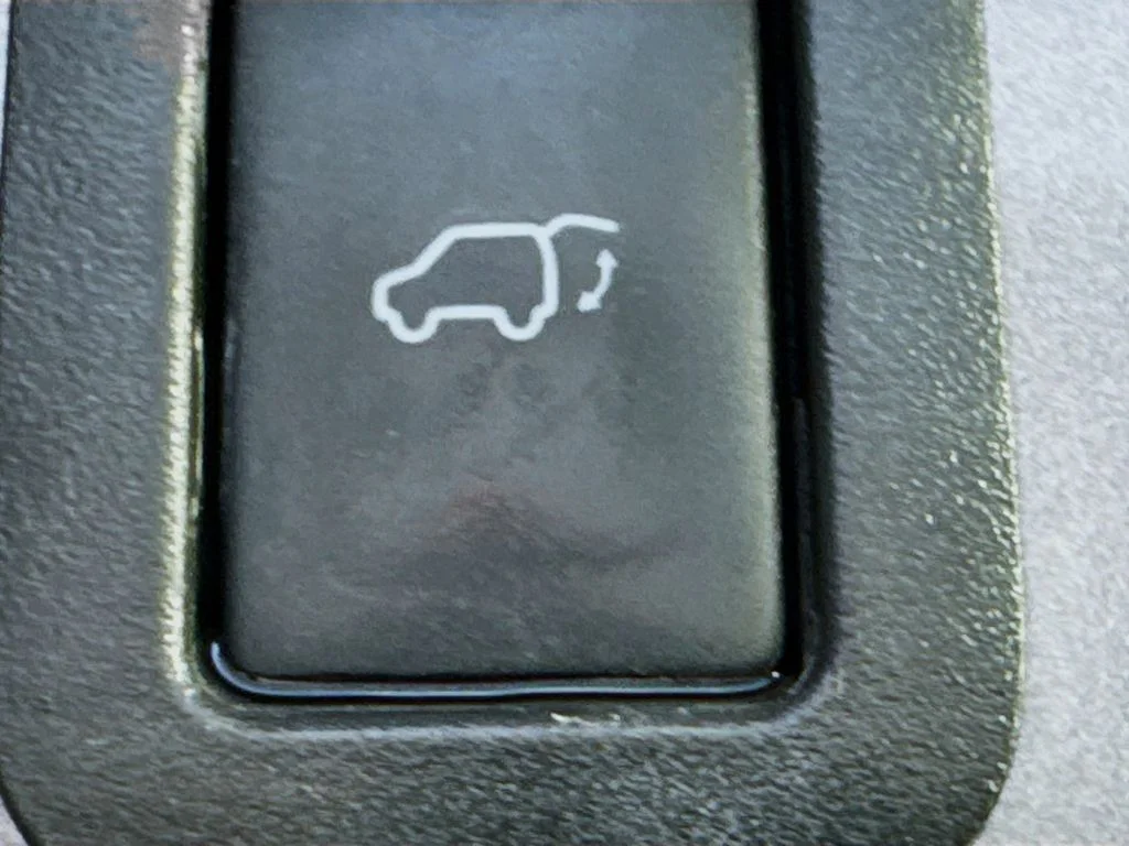 Used 2018 Gray Toyota XLE image 33