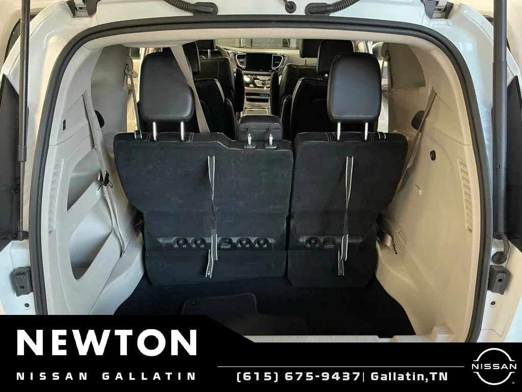 Used 2023 Bright White Clearcoat Chrysler Touring L image 16