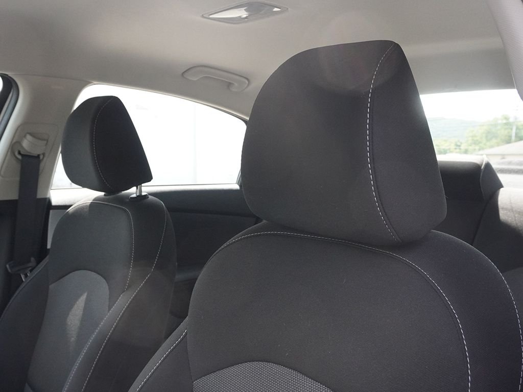 Used 2024 White Kia LXS image 28