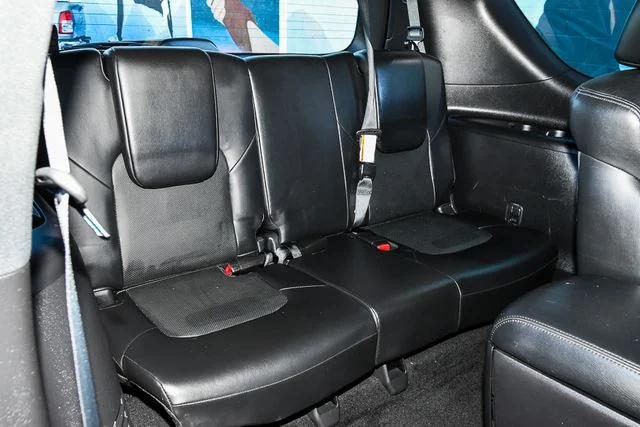 Used 2022 White Nissan SL image 34