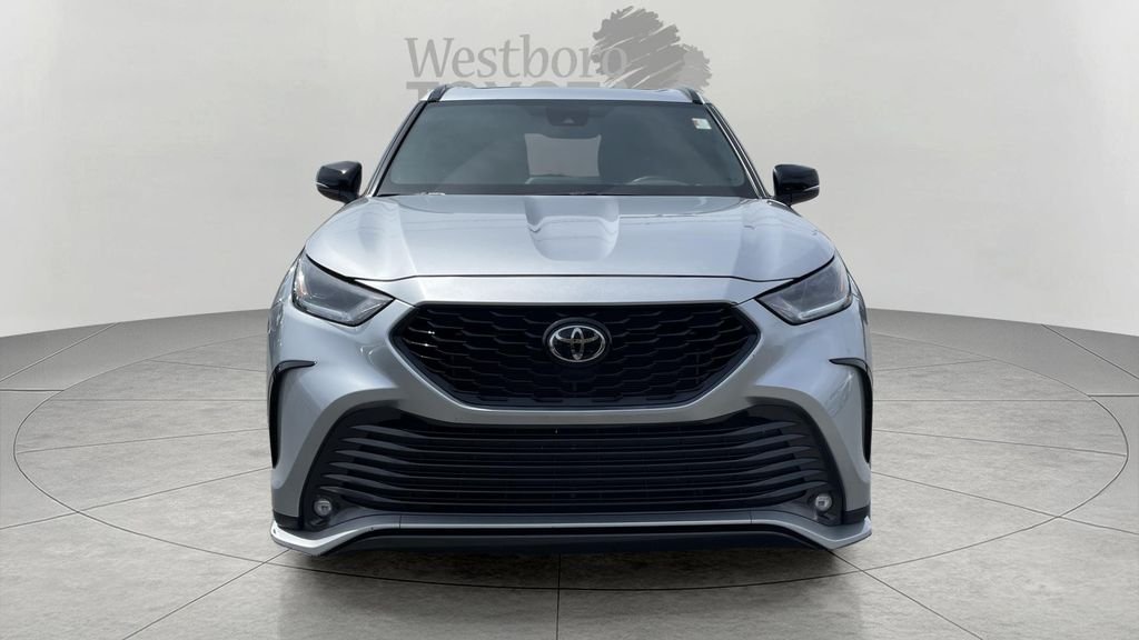 Used 2025 Silver Toyota XSE image 2
