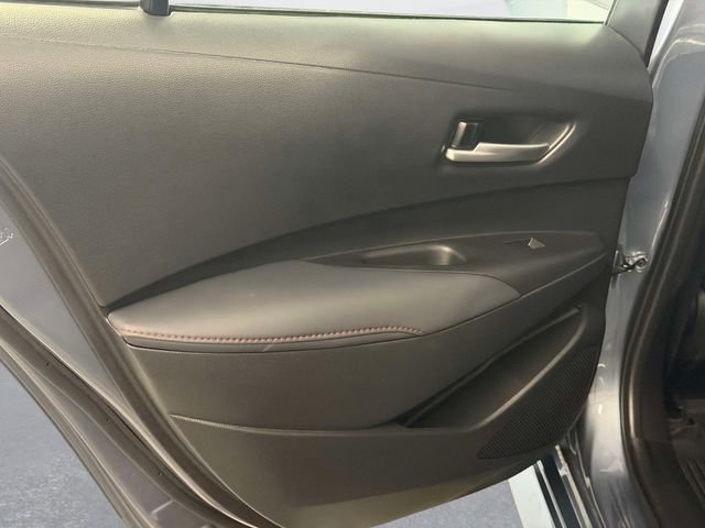 Used 2025  Toyota SE image 11