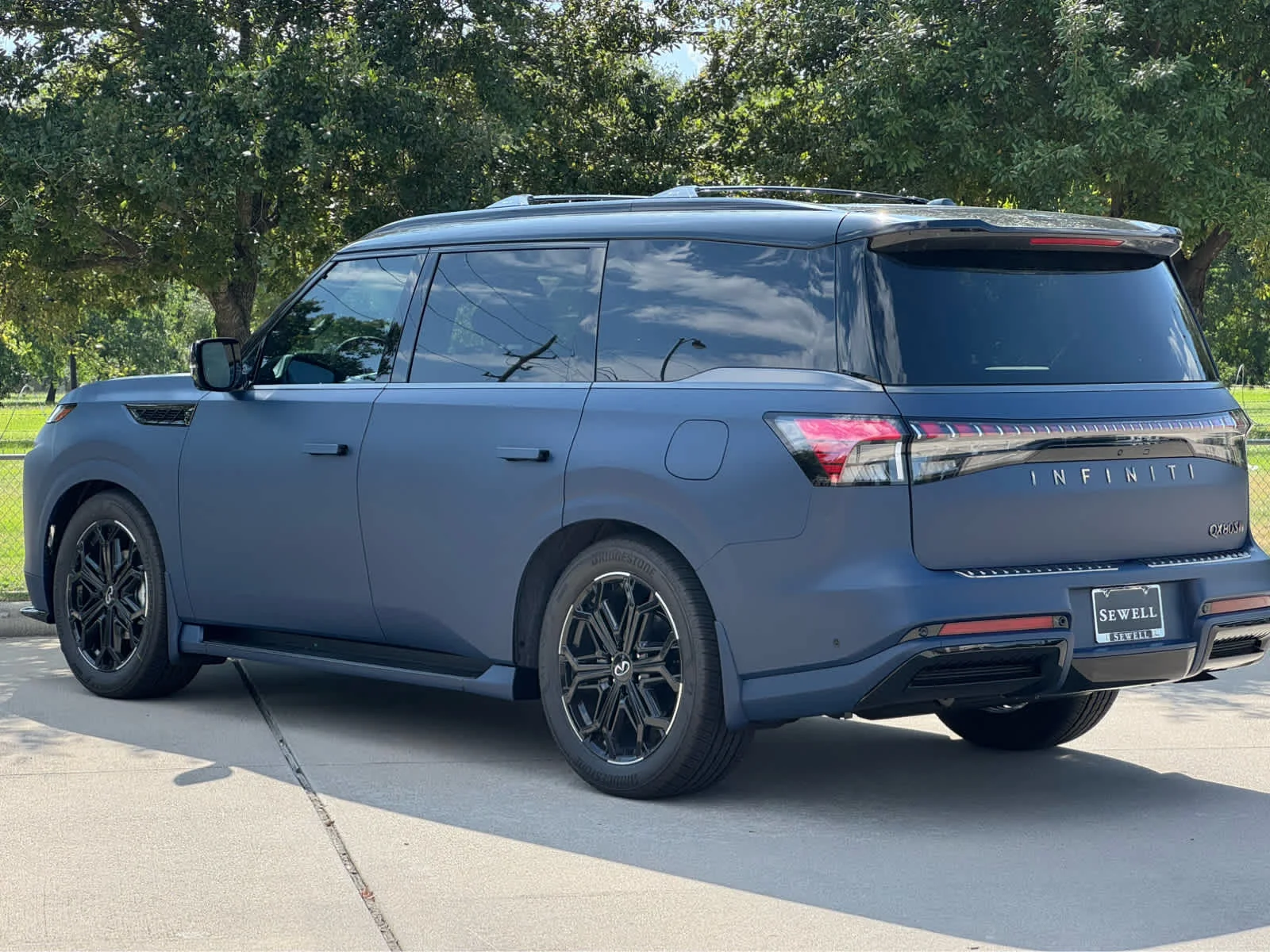 New 2027 MINERAL BLACK INFINITI Sport 4WD image 4