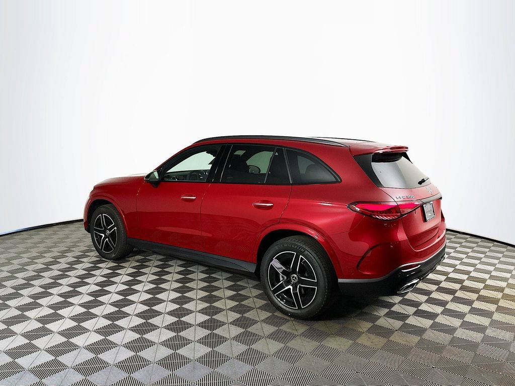 New 2026 MANUFAKTUR Patagonia Red Metallic Mercedes-Benz GLC 300 image 35