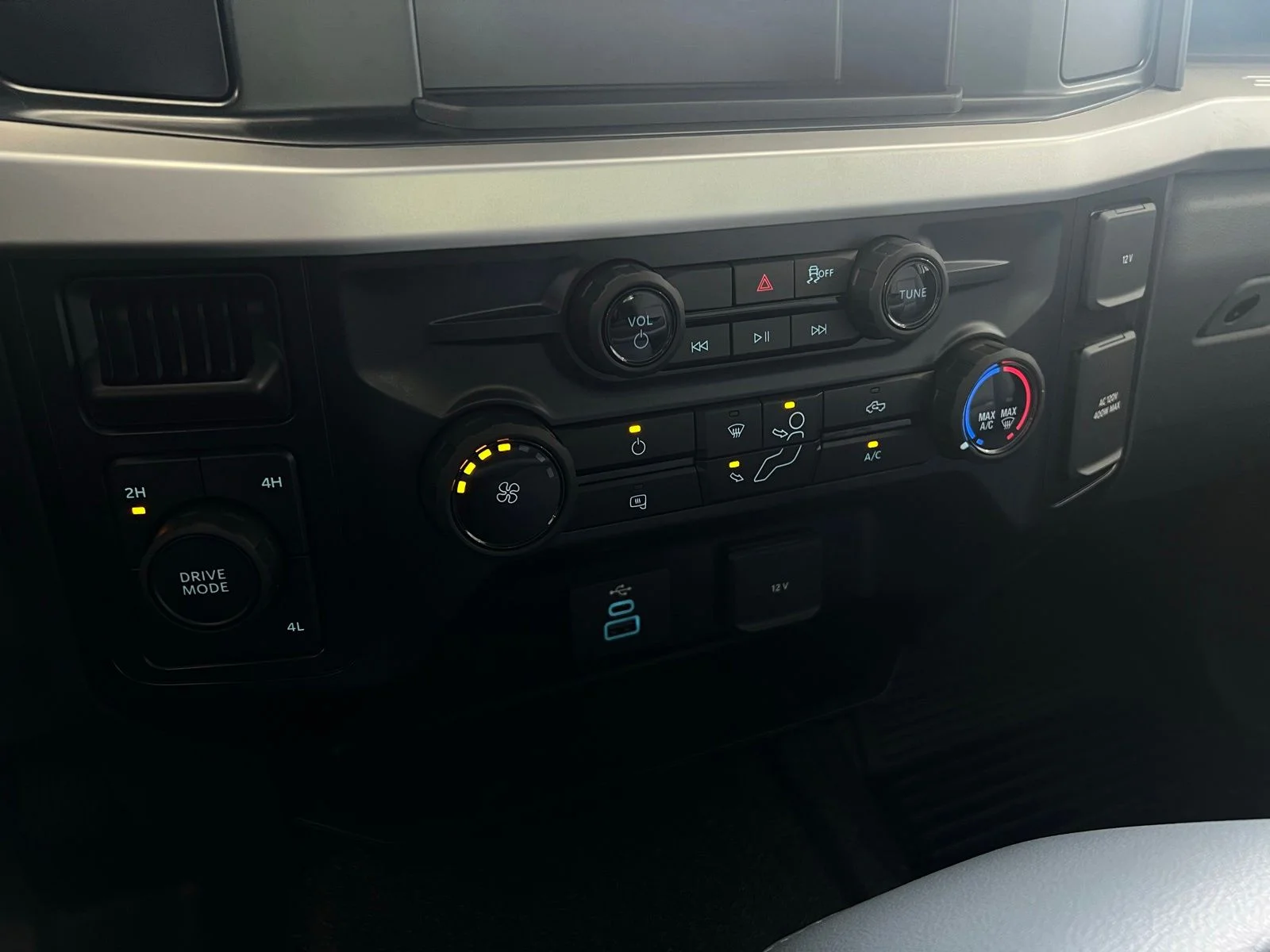 2025 Ford F-350 Super Duty Chassis Cab XL - Photo 13