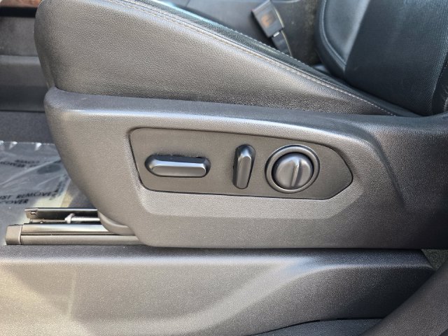 Used 2019 Silver GMC SLT image 12