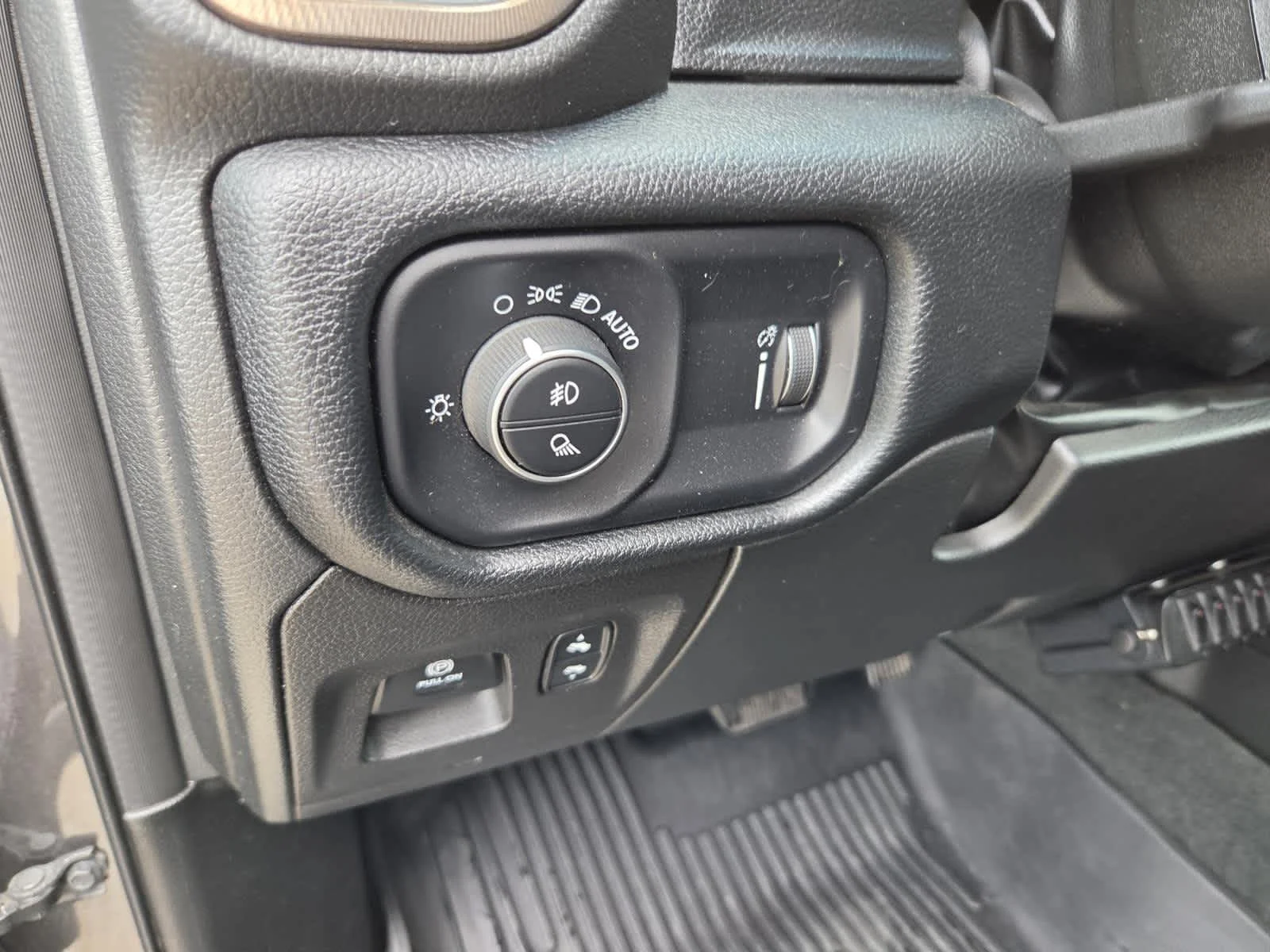 Used 2022 Granite Crystal Metallic Clearcoat Ram Rebel image 17