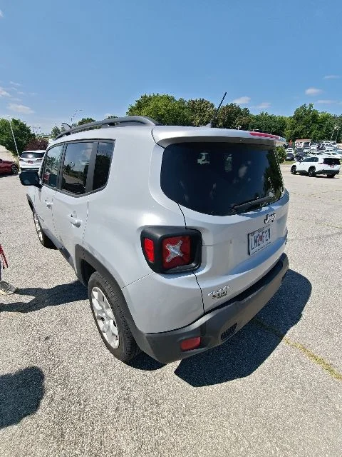 Used 2017 Silver Jeep Latitude image 20