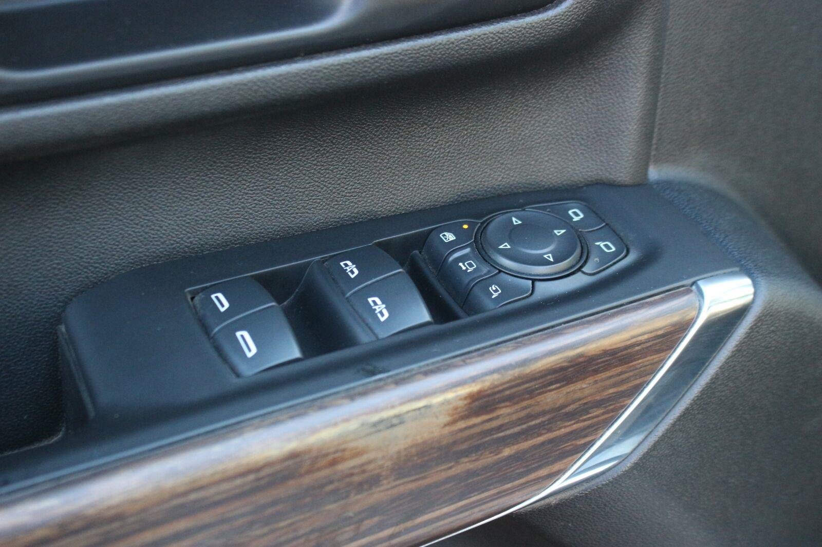 Used 2021 SUMMIT WHITE Chevrolet High Country image 16