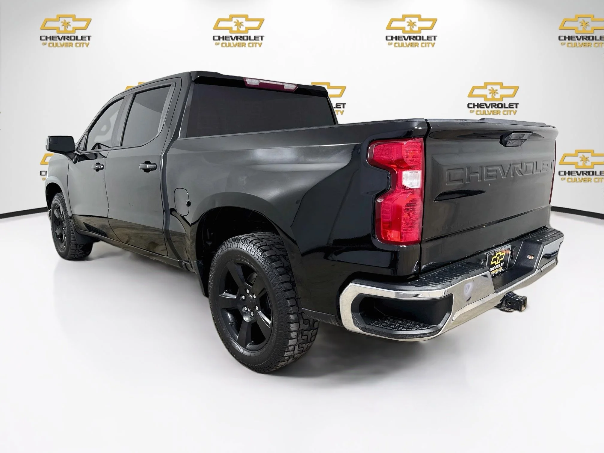 Used 2020 BLACK Chevrolet LT image 6