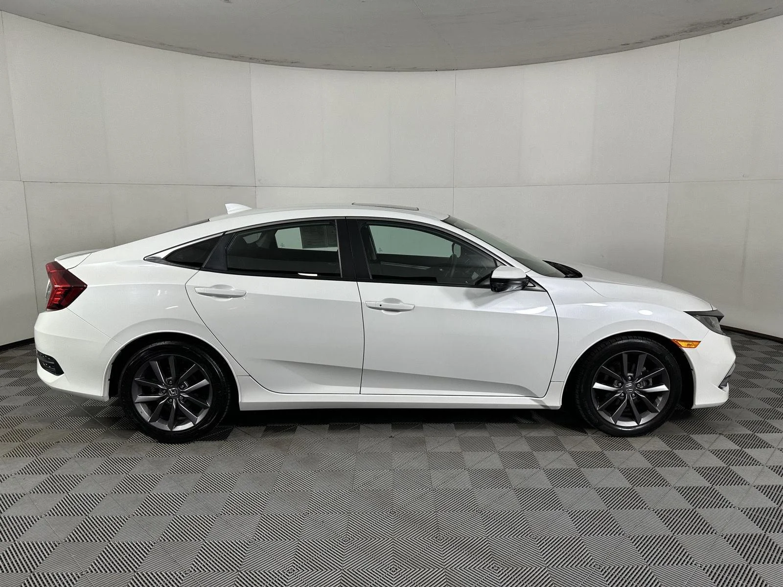 Used 2021 Platinum White Pearl Honda EX image 8
