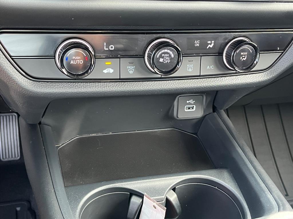 2025 Honda HR-V LX - Photo 15