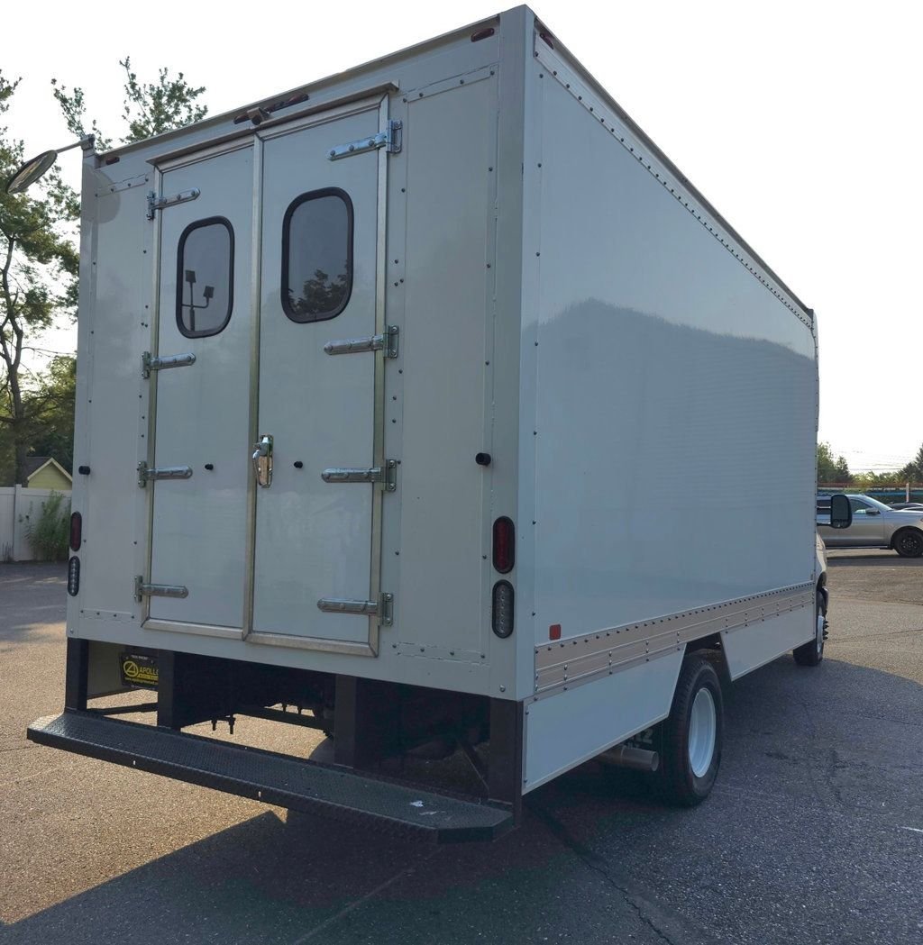 2023 Ford E-450 photo 4