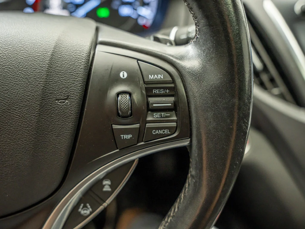 Used 2020 White Acura Technology image 29
