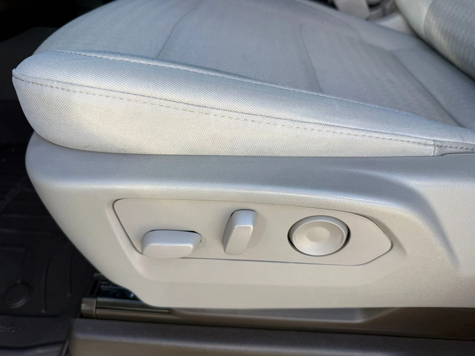 2023 Chevrolet Silverado 1500 LT - Photo 32