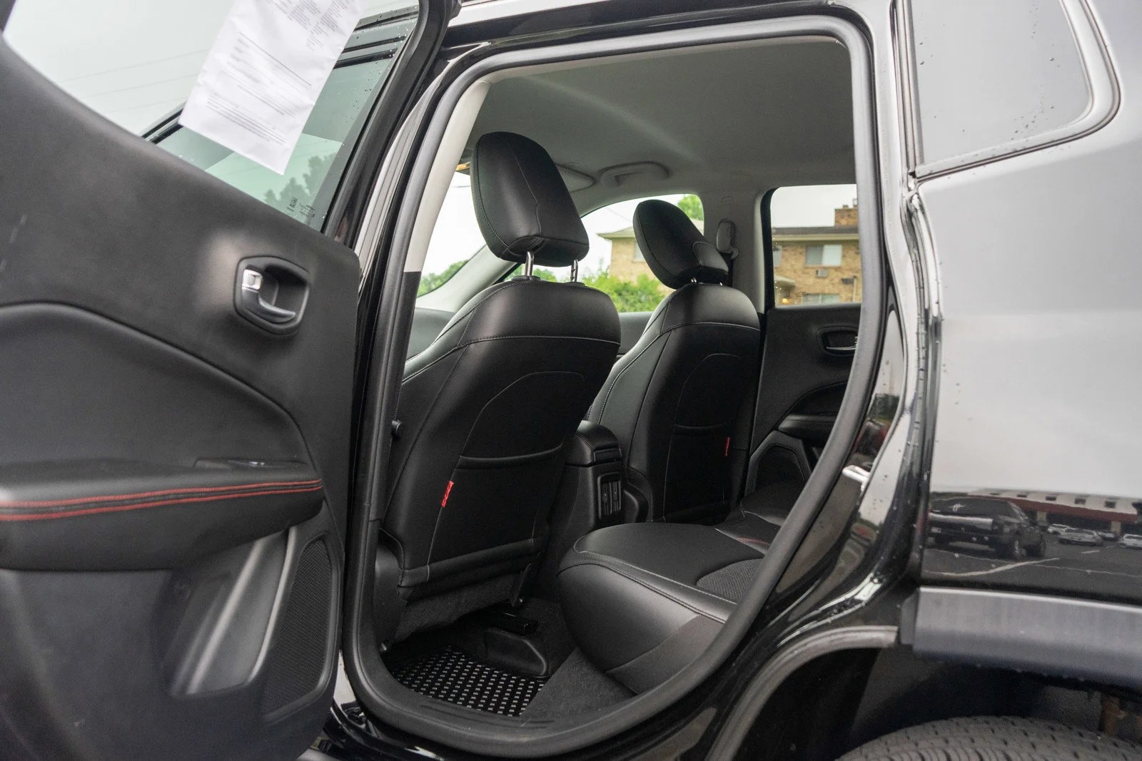 Used 2019 Diamond Black Crystal Pearlcoat Jeep Trailhawk image 27